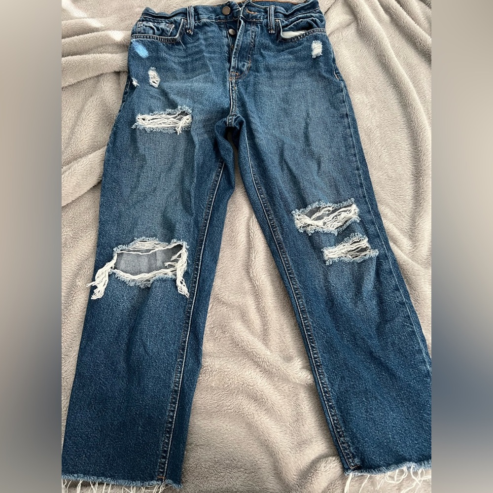 Forever 21 distressed high wait Mom Jeans